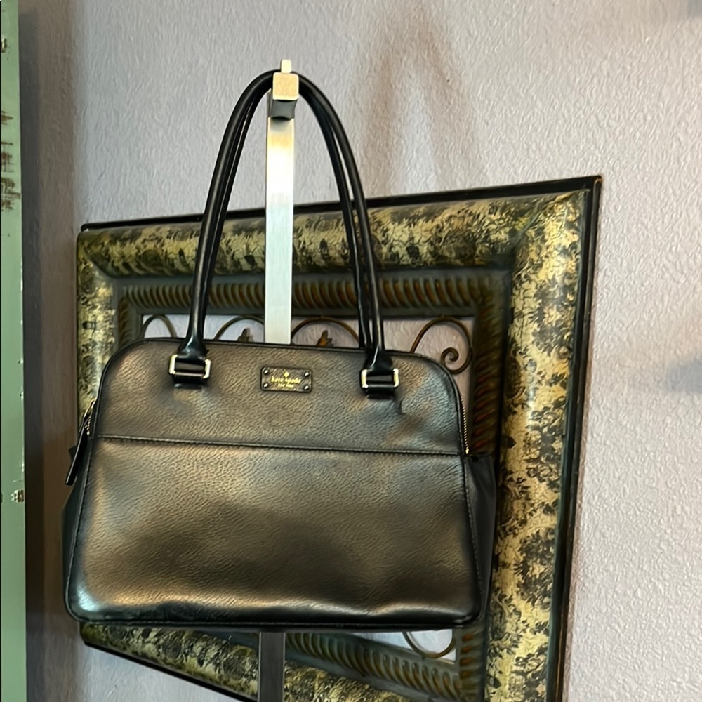 Kate Spade Shoulder Bag -Sleek Black leather- many pockets
